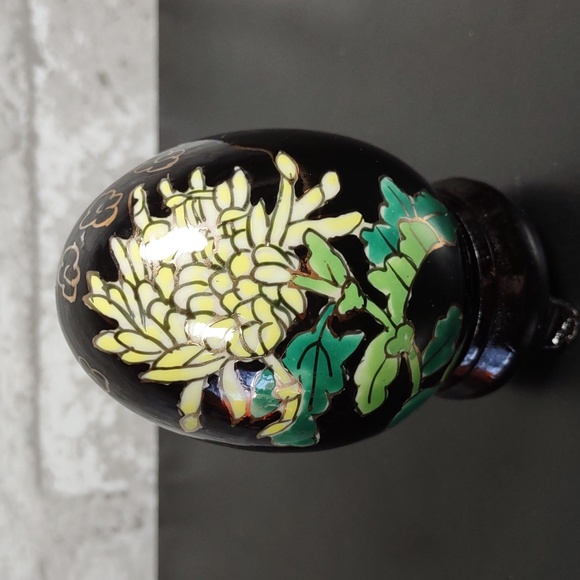 Set of 4 Hand Painted Porcelain Eggs - Picture 5 of 14